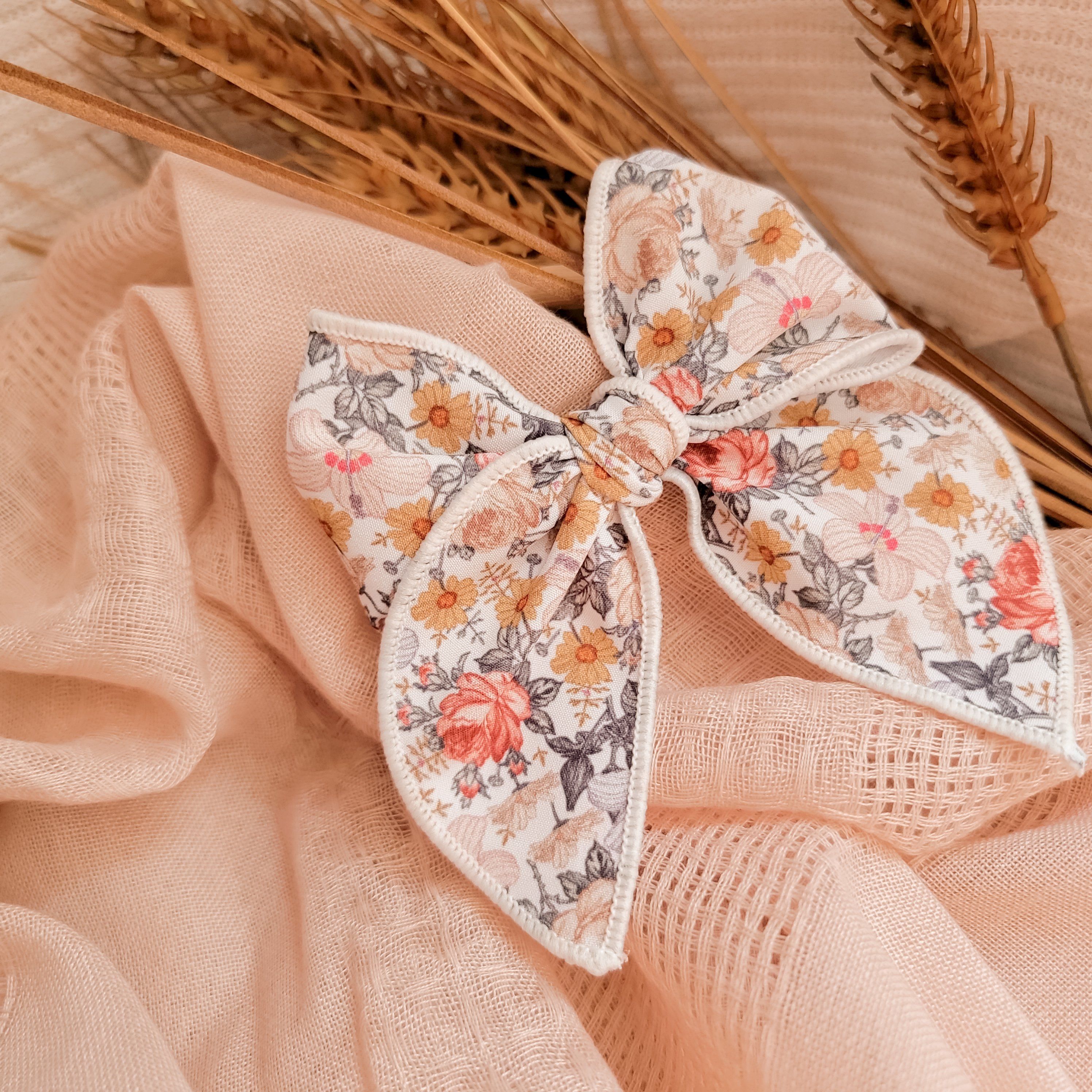 WHIMSY BOW // HAZEL BLOOMS - Elisa’s Little Blossoms 