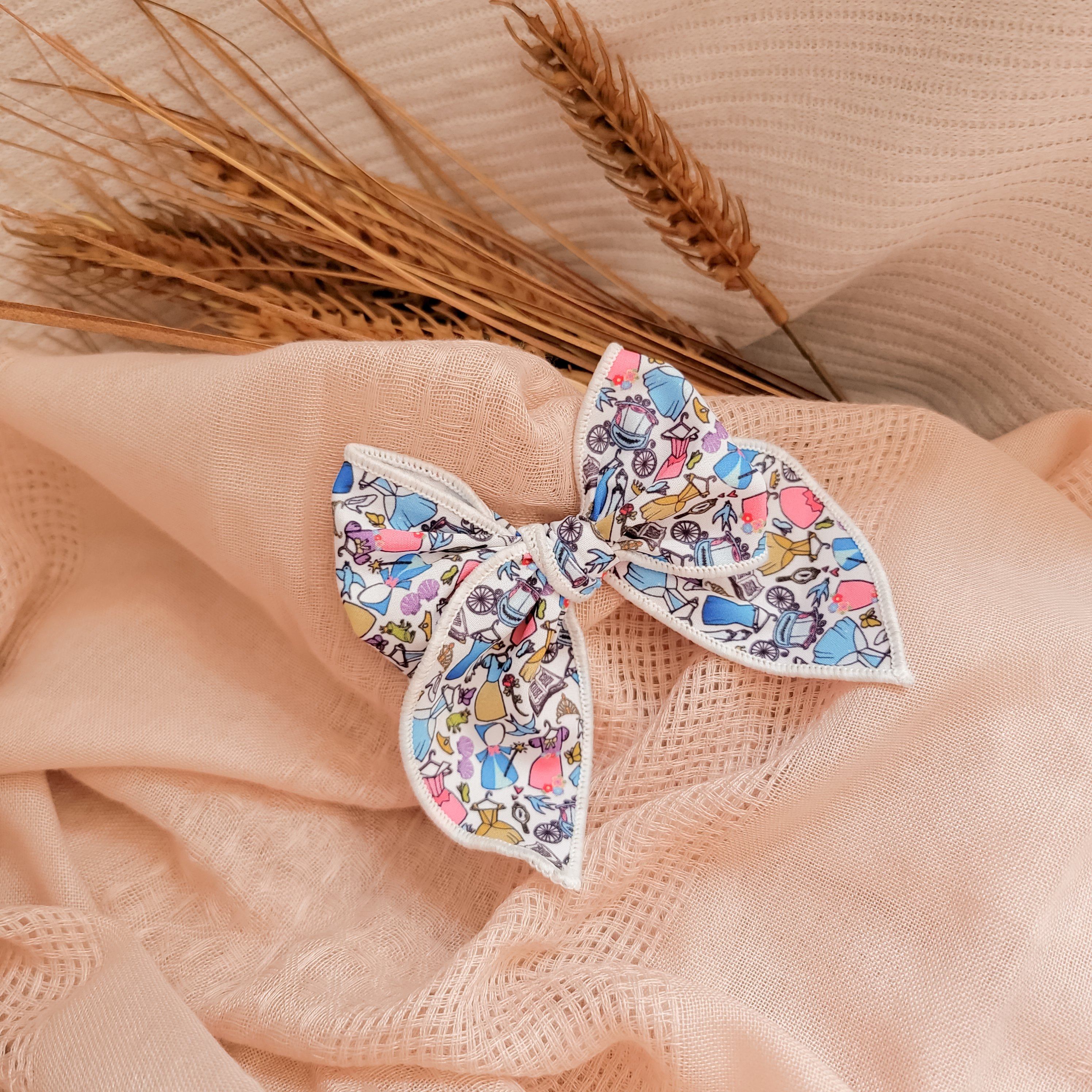 WHIMSY BOW // PRINCESS DRESS UP - Elisa’s Little Blossoms